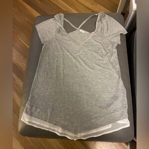 Socialite Light Gray Short Sleeve Top